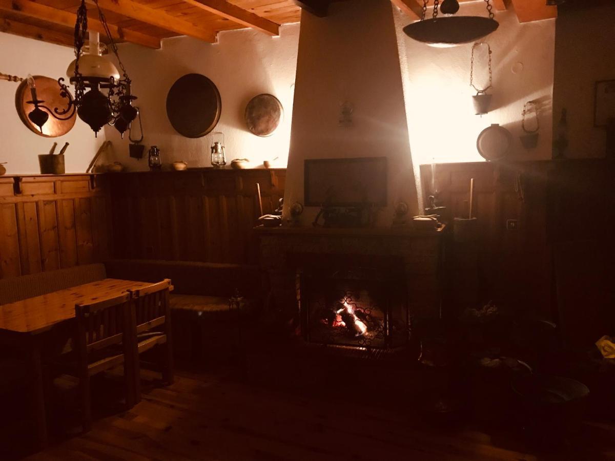 9Mouses Chasiotis Guest House Ampelakia ภายนอก รูปภาพ