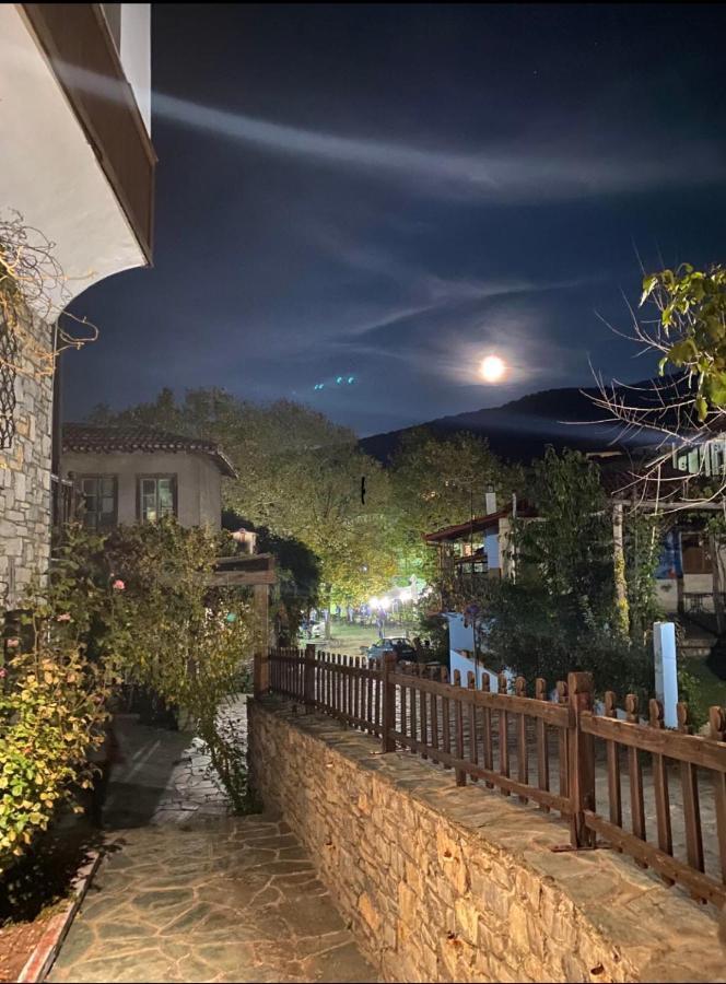 9Mouses Chasiotis Guest House Ampelakia ภายนอก รูปภาพ