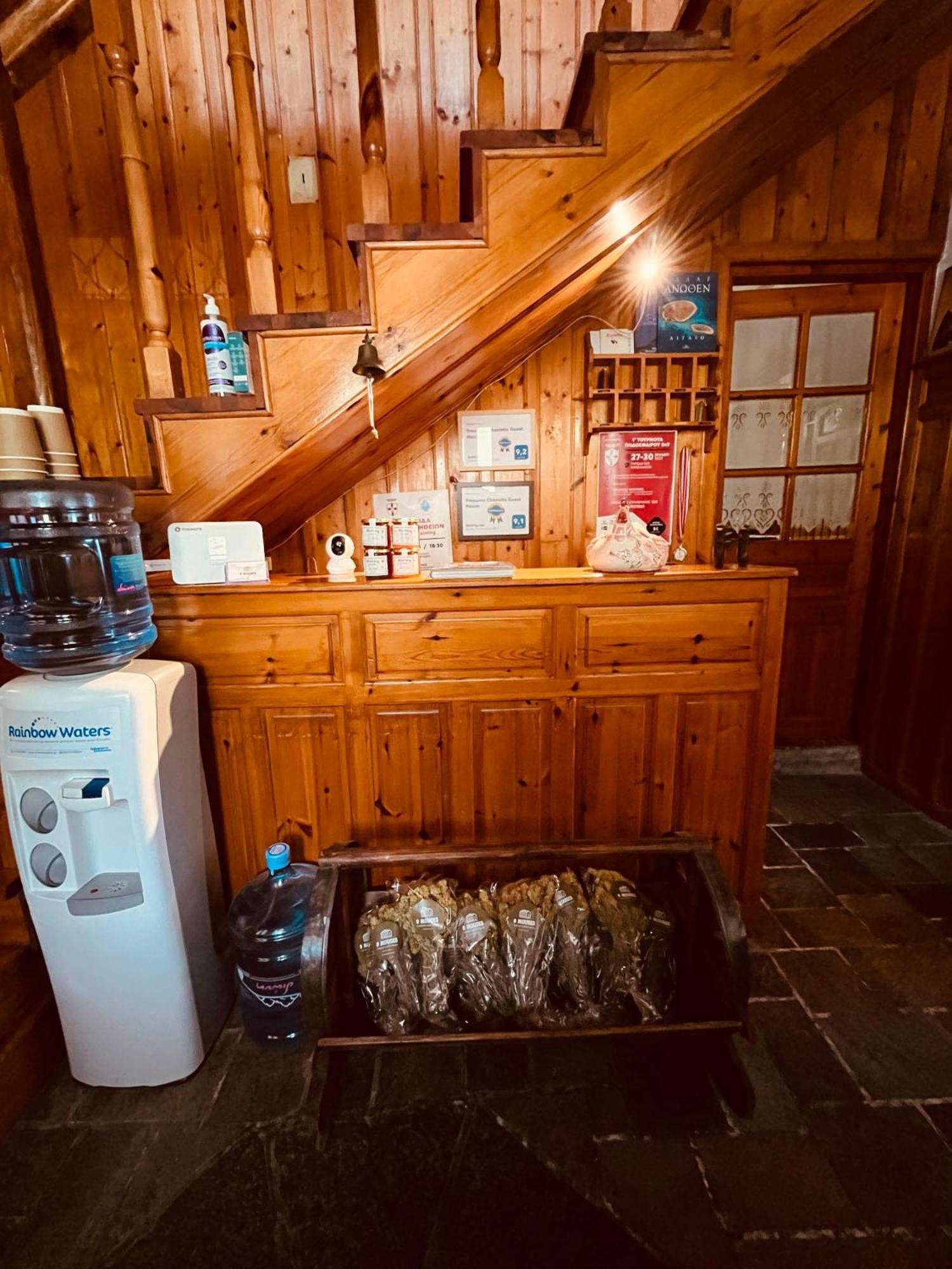 9Mouses Chasiotis Guest House Ampelakia ภายนอก รูปภาพ