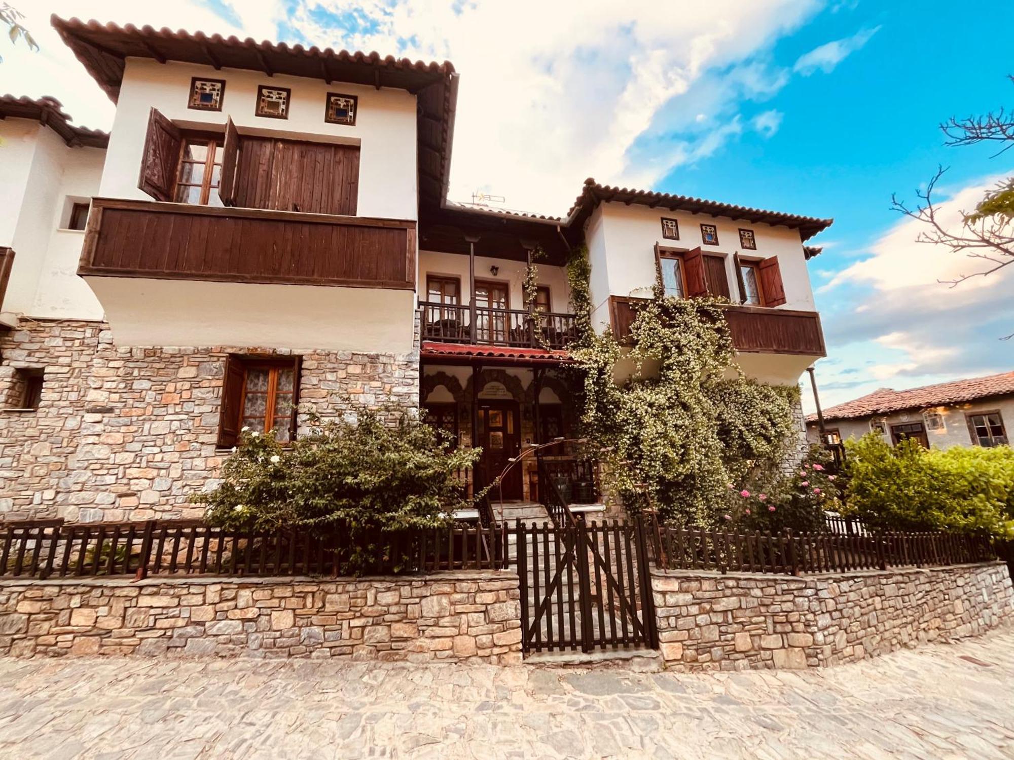 9Mouses Chasiotis Guest House Ampelakia ภายนอก รูปภาพ